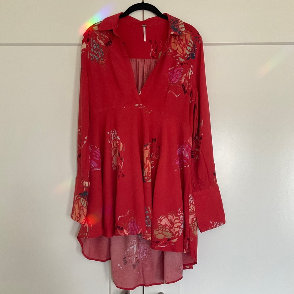 FREE PEOPLE MAXI SHIRT, LARGE. GORGEOUS PAINTERLY BRUSHSTROKES ON RED.